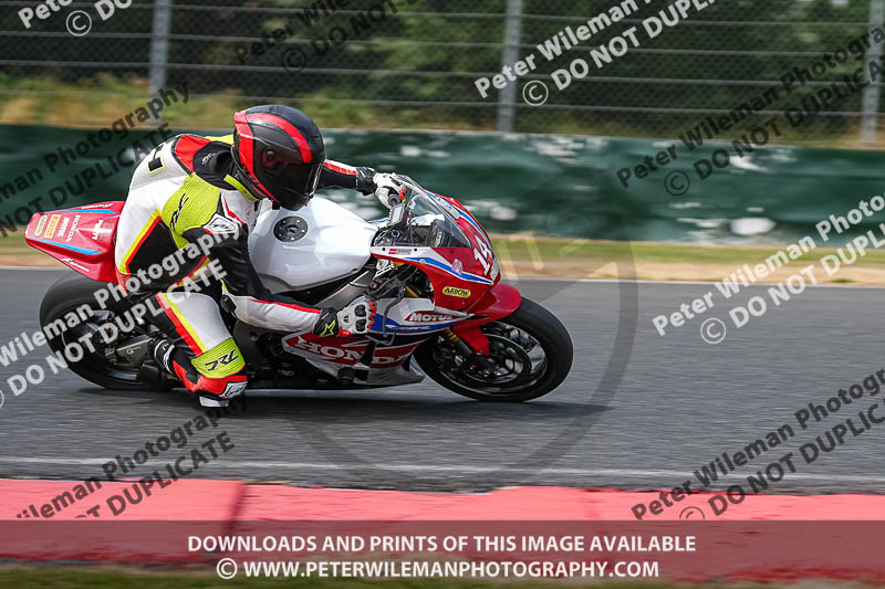 enduro digital images;event digital images;eventdigitalimages;mallory park;mallory park photographs;mallory park trackday;mallory park trackday photographs;no limits trackdays;peter wileman photography;racing digital images;trackday digital images;trackday photos